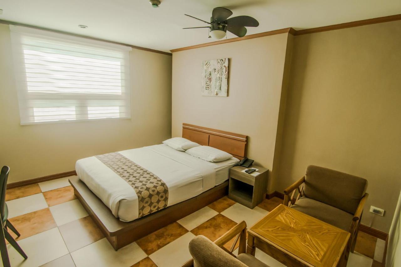 DG Grami Hotel Paranaque City Exterior foto